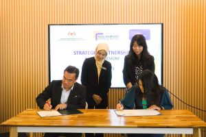 Certificate of Collaboration Signing between KKKB and Handal Lestari