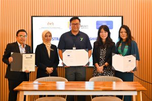 MOU-Signing-of-Handal-Lestari-with-Kolej Komuniti Kepala Batas-and-Yinson-Green-Tech