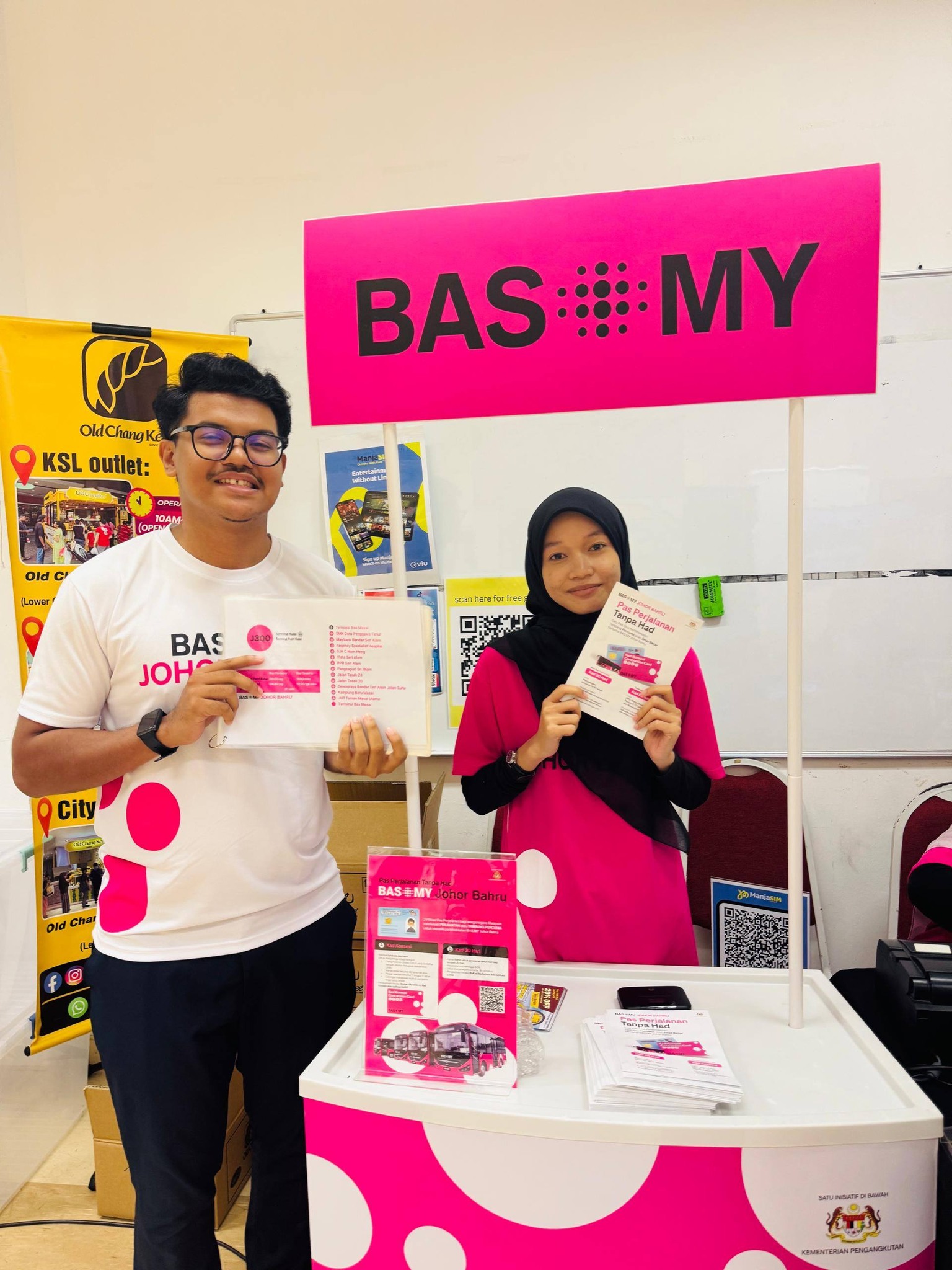 Handal Indah Opens BAS.MY Booth During UTM Community Through Campus Outreach and Industry Networking