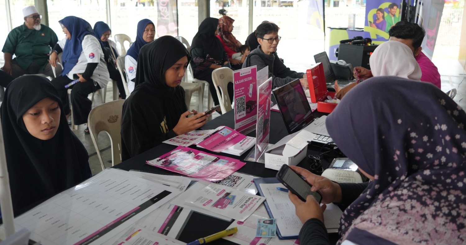 BAS.MY Johor Bahru Engages Pasir Gudang Community Through Taman Cendana Roadshow